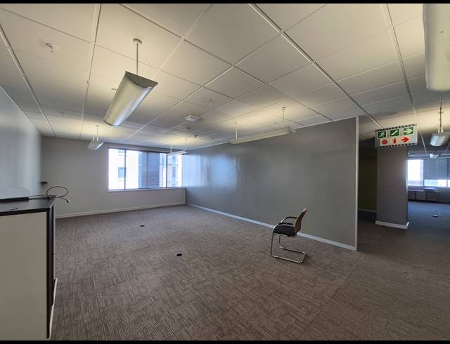 1,550M² OFFICE TO LET IN SANDTON CENTRAL
